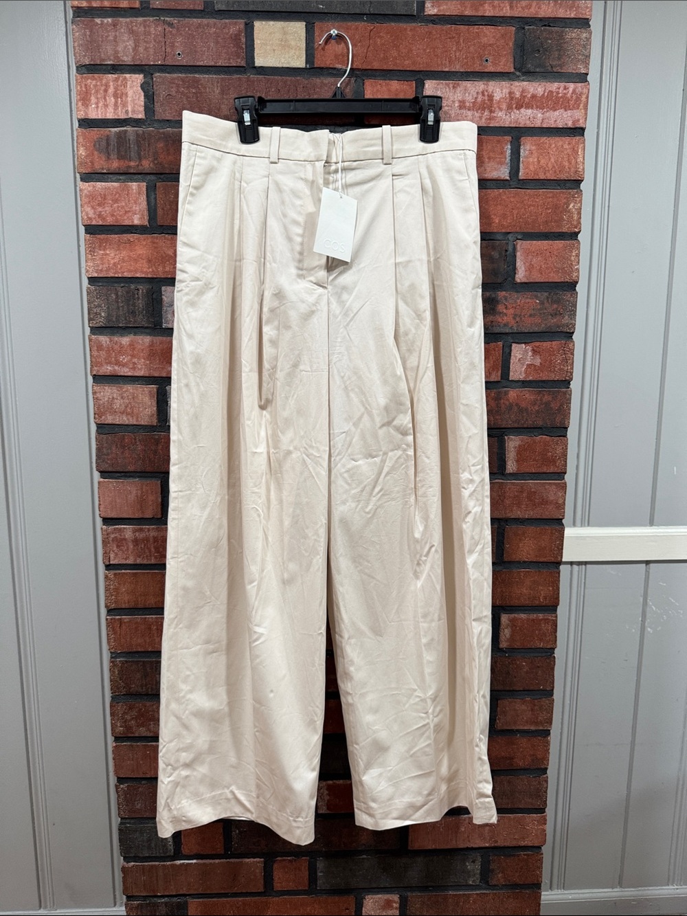 COS Wide-Leg Pleated Pants